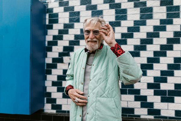 Top Natural Oils for Revitalizing and Hydrating Your Dry Cuticles